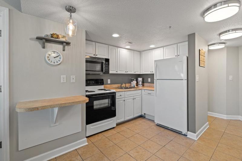 New Holiday Sands 511 Pools, Wifi, 2Br Oceanfront Villa Myrtle Beach Bagian luar foto
